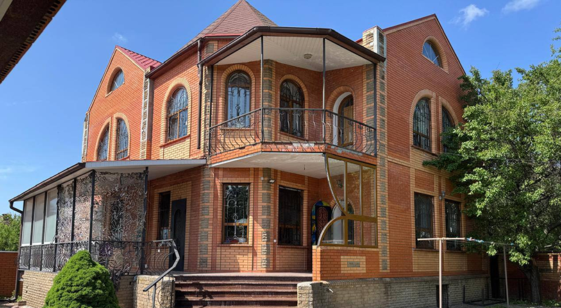 Центр у Харкові
Комфортний простір для проживання та проходження програми реабілітації з цілодобовою підтримкою спеціалістів.